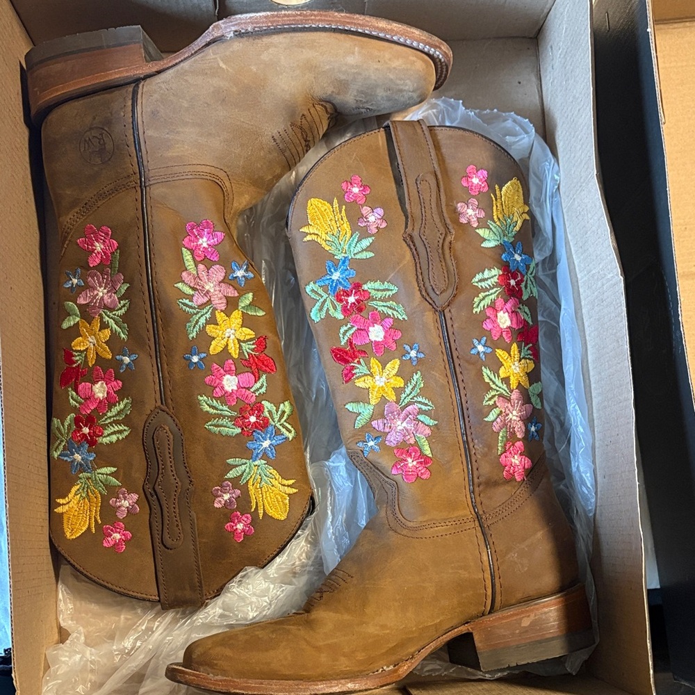 Embroidered Floral Cowboy Boots